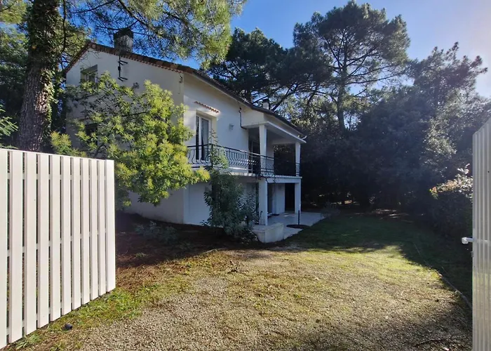 Georges De Didonne - Maison Parfaite Pour Les : Jardin, Terrasse... *